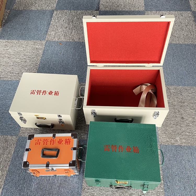 金秀爆破工程作业箱如何选择？玻璃钢与传统材质的全面对比